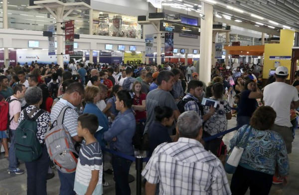 Aerolíneas aumentan frecuencias de vuelos por temporada alta