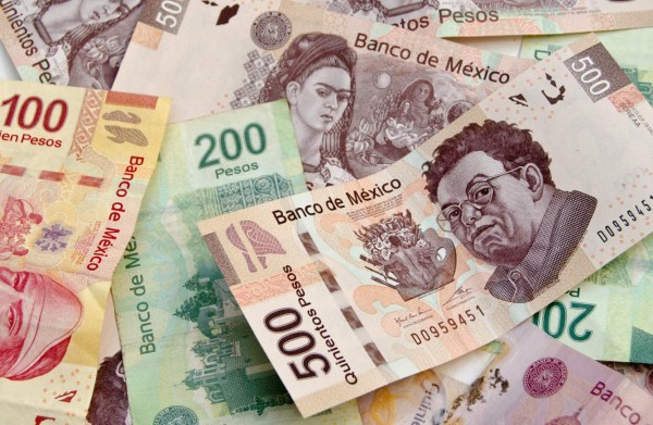 Peso mexicano se aprecia 1.6% tras investidura de Donald Trump