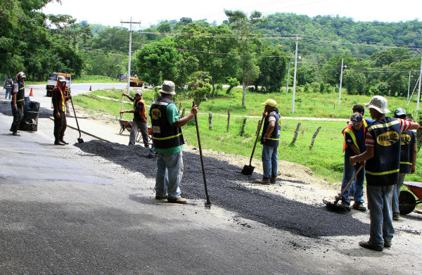 Al fin reparan carretera de Ticamaya hacia San Pedro Sula