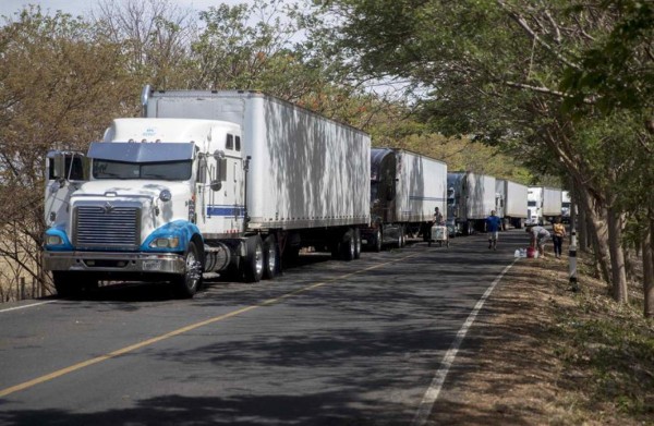 Transportistas nicaragüenses bloquean paso en frontera con Costa Rica