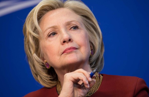 Republicanos arremeten contra Hillary Clinton