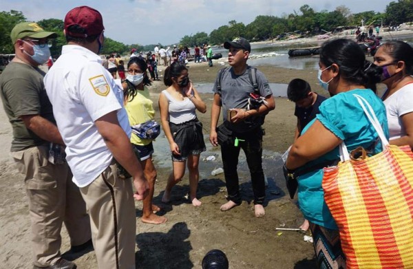 Migrantes buscan nuevas rutas para cruzar la frontera en el sur de México