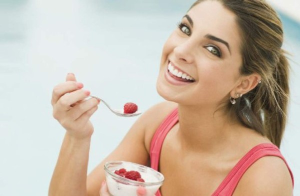 El yogur, rico en calcio y mejora el sistema digestivo