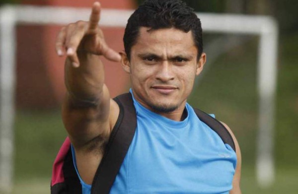 'Ñangui' Cardona llama 'sinvergüenza y ladrón' a árbitro