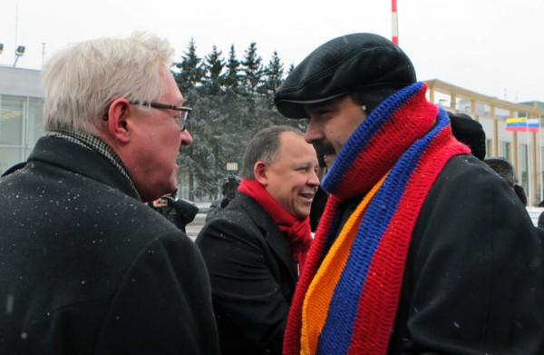 Maduro busca apoyo de emergencia en China