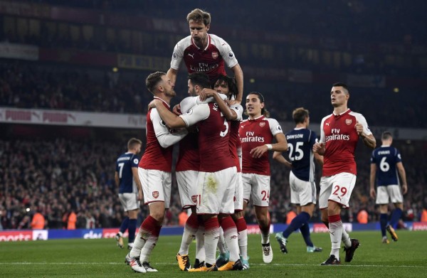 El Arsenal doblega al West Bromwich y escala en la tabla de posiciones