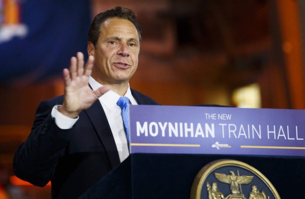 Demandan al gobernador de Nueva York por ignorar quejas de acoso sexual