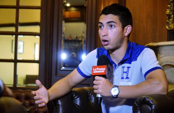 El jugador de la Selección de Honduras, Jonathan Rubio, se sinceró y no se guardó nada en la entrevista concedida al editor de Golazo, José Luis Barralaga. Fotos Moisés Valenzuela