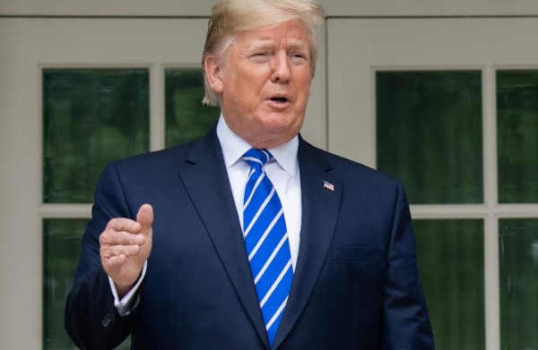 Trump anuncia arancel de 10% a USD 300.000 millones de importaciones chinas