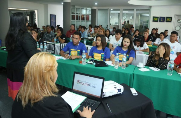 Jóvenes piden clases de salud sexual en las aulas