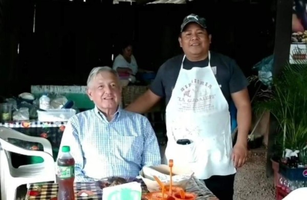Grupo armado mata a comerciante que posó con AMLO en Michoacán