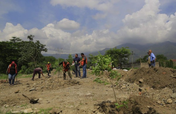 Transforman botadero clandestino en área recreativa en la colonia Universidad