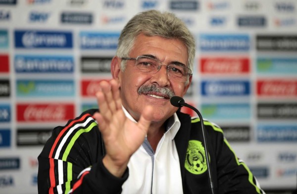 México presenta a Ricardo Ferreti como DT interino