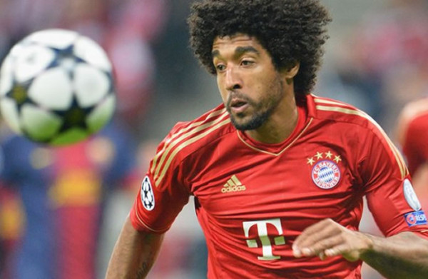 Dante afirma que se podría ir al Manchester United