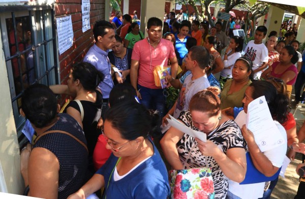 Conflicto por cobros irregulares en colegios públicos