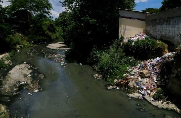 Dan ultimátum a recicladoras para que ya no contaminen el río Bermejo