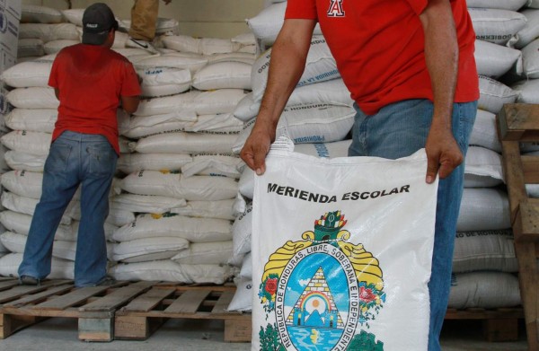 Escuelas reportan falta de merienda escolar a un mes del comienzo de clases