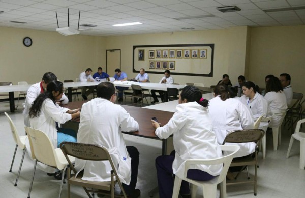 Salud promete hoy pago de salarios a médicos del Mario Rivas  