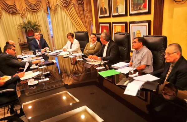 Continúan reuniones con la Junta Proponente para elegir al Fiscal General   