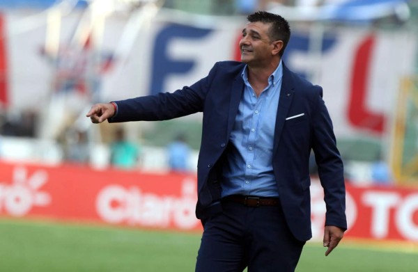 Diego Vázquez: 'Estamos bien en estos primeros 90 minutos'