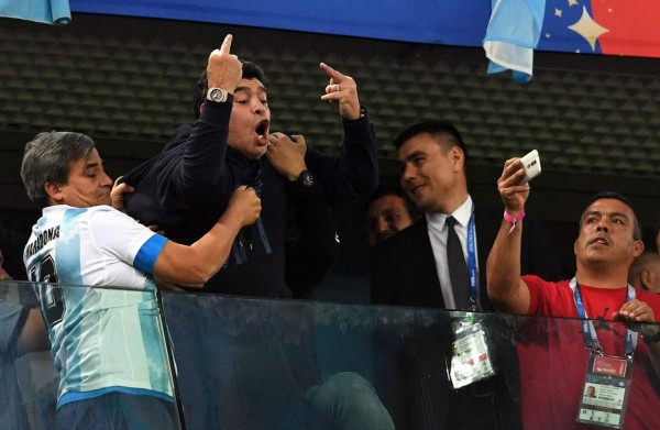 FIFA habría castigado a Maradona por bochornoso show ante Nigeria