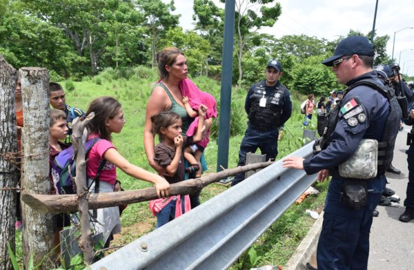 Militares vigilan caminos en sierra de Chiapas en busca de migrantes