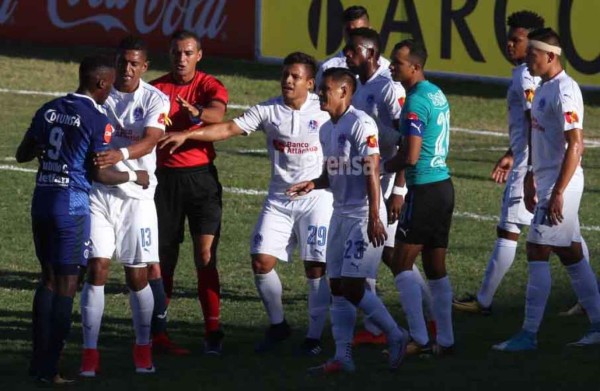 Estupiñan evita el triunfo del Olimpia y mantiene al Motagua de líder