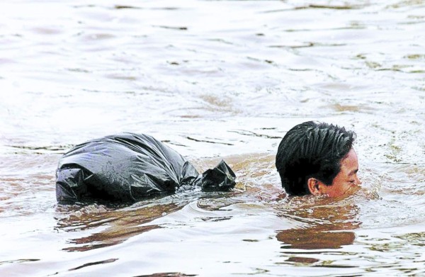 Obama tendrá $1,000 millones menos para atender crisis por niños migrantes