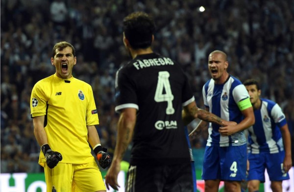 Casillas se lleva la victoria y el récord en su reencuentro con Mourinho