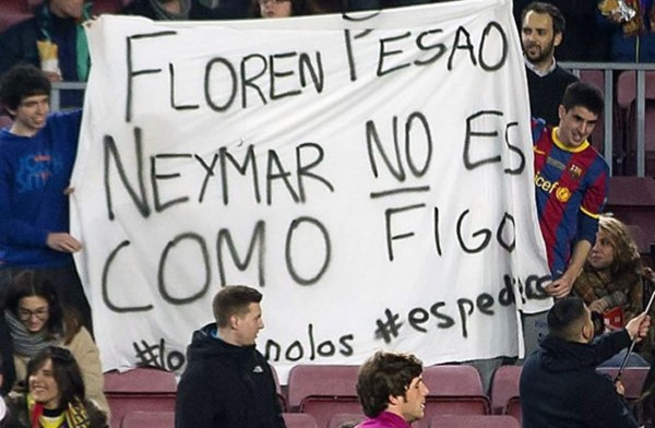 Pancarta para Florentino Pérez en el Camp Nou