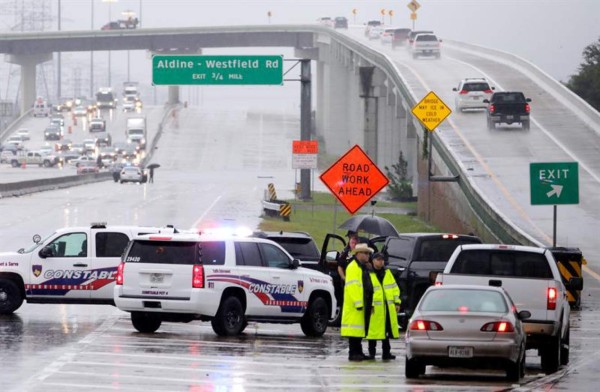 Así viven los hondureños el paso del huracán Harvey