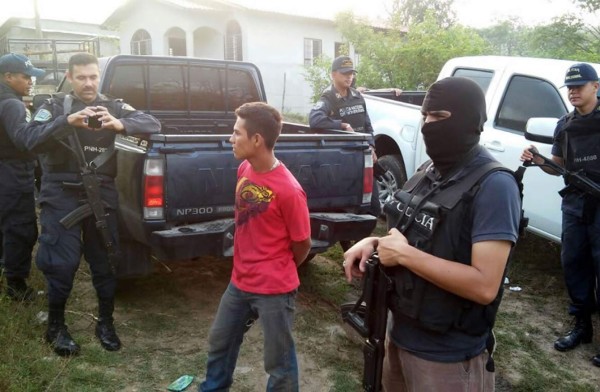 Allanan varias casas en el norte de Honduras