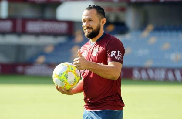 Video: Alfredo Mejía anotó su primer gol en la tercera división de España