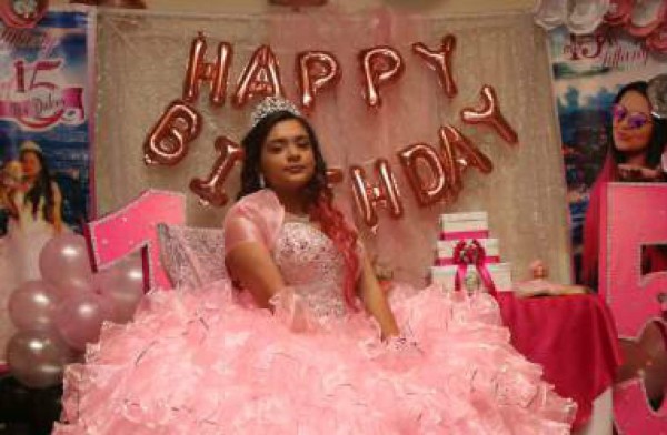 Tiffany celebra sus quince años