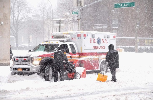 Se eleva a 28 cifra de muertos por la tormenta ‘Snowzilla’