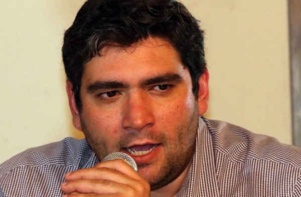 Buscan eliminar los tramitadores en el Registro