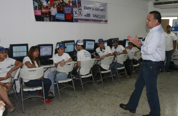 Con desayuno típico, arrancó su jornada Calidonio
