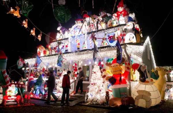 Luces navideñas en EUA gastan más energía que un país pobre en un año
