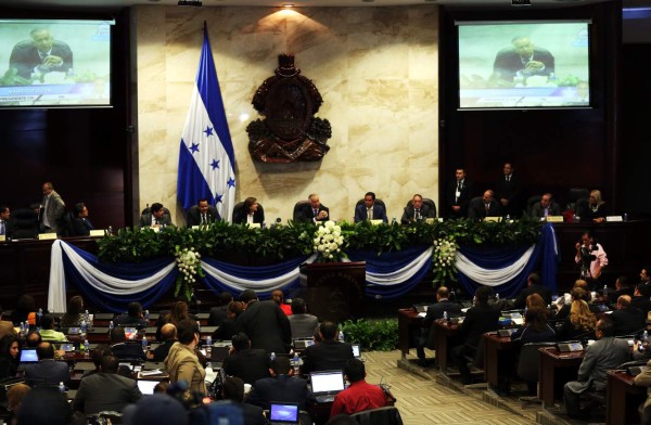 Congreso cierra legislatura y Libre pide puesto en el TSE