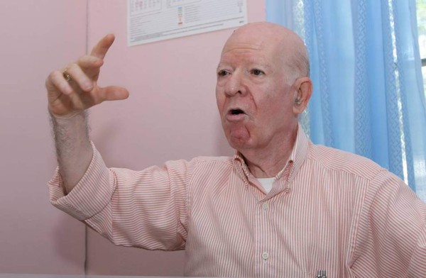 Pesar por fallecimiento del maestro de español Osmán Perdomo