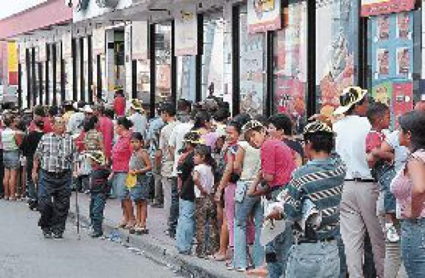 Hoy todos podrán comer pollo gratis