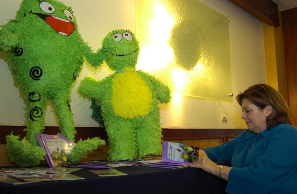 Derechos de 'Aventuras de Rana Mariana y su amiga Capuchona” son de Editorial Santillana