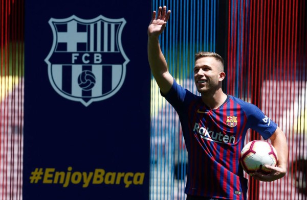 Arthur es presentado por el Barcelona: 'Voy a trabajar para llegar lo más cerca de Iniesta y Xavi'