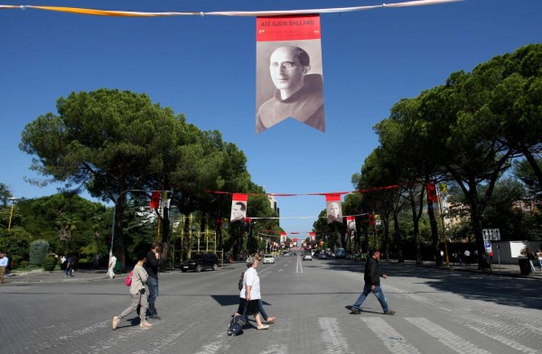 Advierten de un posible atentado contra el Papa en su viaje a Albania