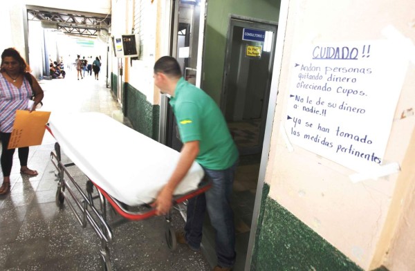 Estafadores 'hacen su agosto” en el Leonardo Martínez