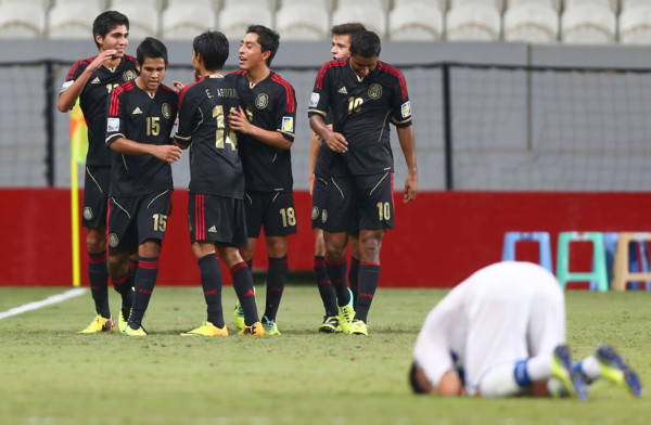 México se mete en cuartos con sólido triunfo ante Italia