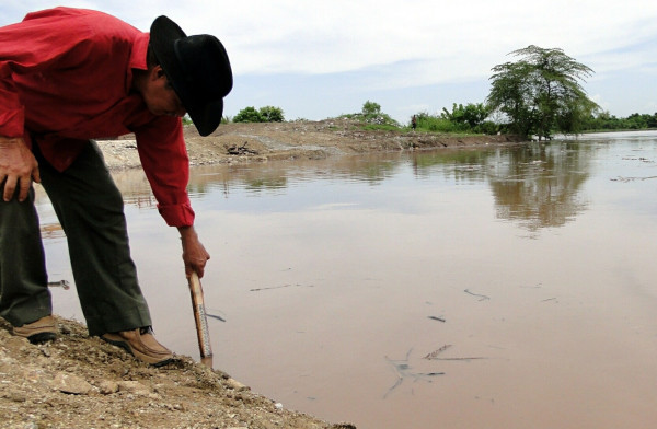 Continúa alerta por lluvias en zonas bajas