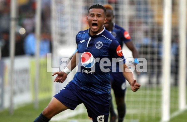 Motagua a la final tras superar por reglamento a un Olimpia con nueve