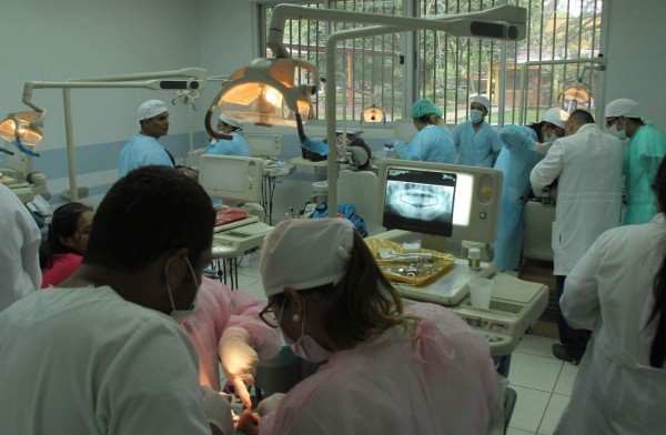 Más de 4,000 pacientes se dejan de atender en la clínica de la Unah-vs