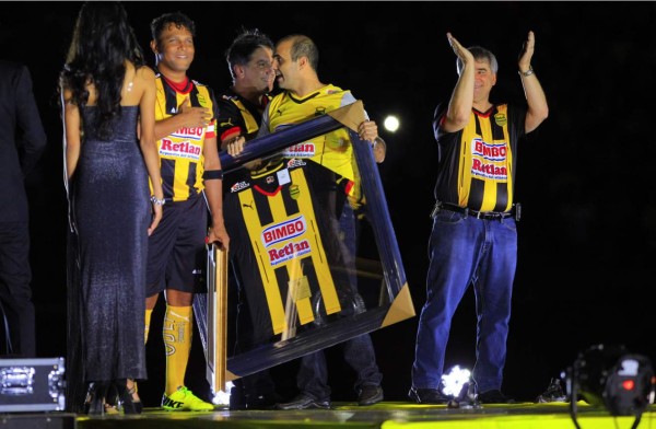 Real España retirará la '9' de Pavón en todo el 2015